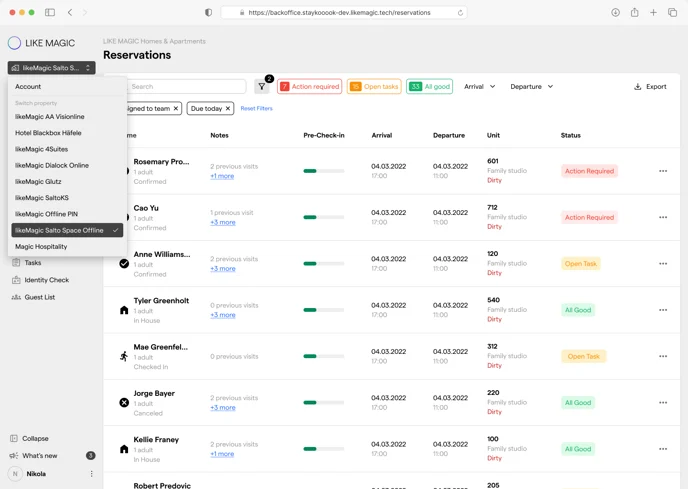 Das Dropdown-Menü oben in der Seitenleiste, geöffnet mit der Account-Option und der Liste der Properties
